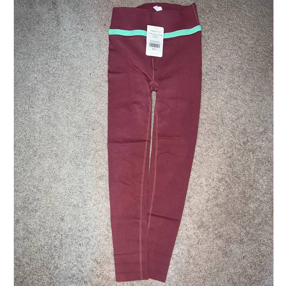 New Fabletics High-Waisted Sculptknit cut out back legging size L - Picture 6 of 10